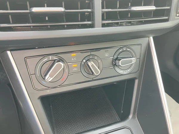 VOLKSWAGEN Taigo (2023) — foto 14 van 25