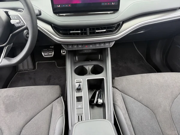 SKODA Enyaq (2026) — foto 4 van 22