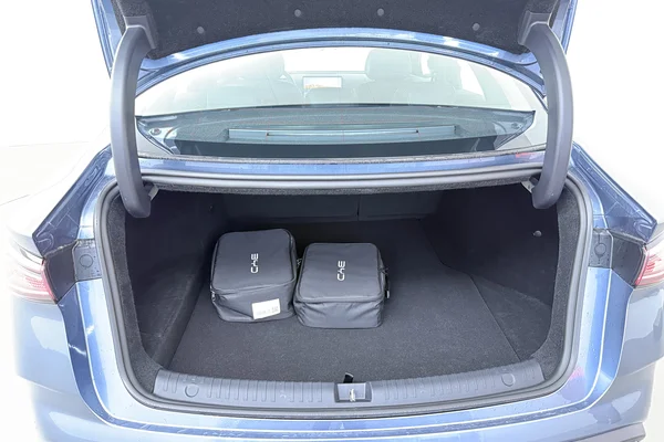 BYD Seal 6 Phev (2025) — foto 8 van 12