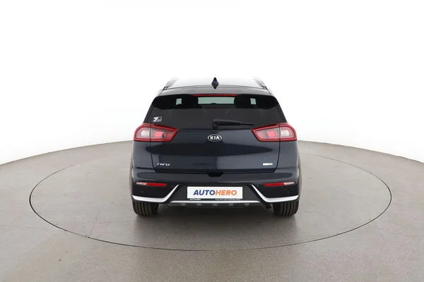 Kia Niro (2017) — foto 11 van 16