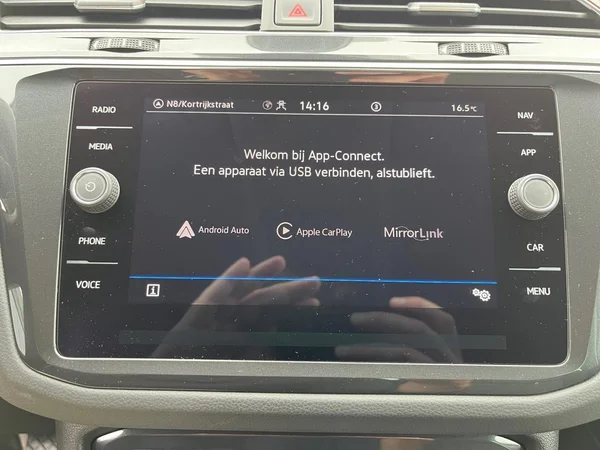 VOLKSWAGEN Tiguan (2022) — foto 5 van 22