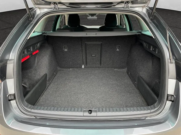 SKODA Octavia Combi Dsl (2023) — foto 6 van 21