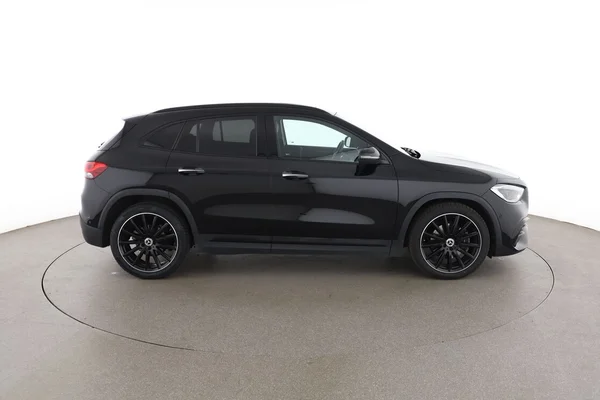 Mercedes-Benz GLA-Klasse (2023) — foto 13 van 16