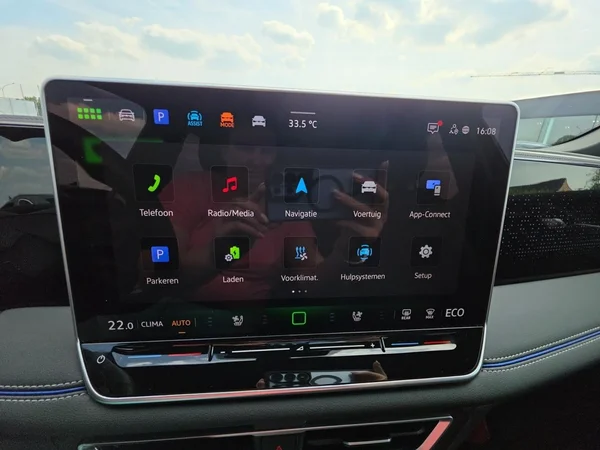 VOLKSWAGEN Tiguan eHybrid (PHEV) (2026) — foto 13 van 24