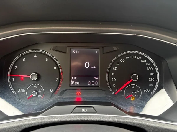 VOLKSWAGEN T-Roc (2021) — foto 6 van 24