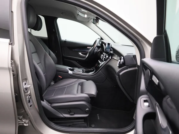 Mercedes-Benz GLC (2021) — foto 29 van 44
