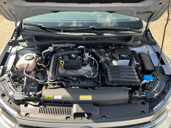 VOLKSWAGEN Polo (2024) — foto 15 van 24