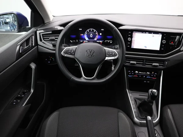 VOLKSWAGEN Polo (2024) — foto 4 van 19