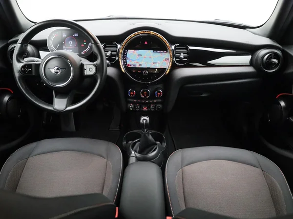 MINI One (2022) — foto 34 van 35