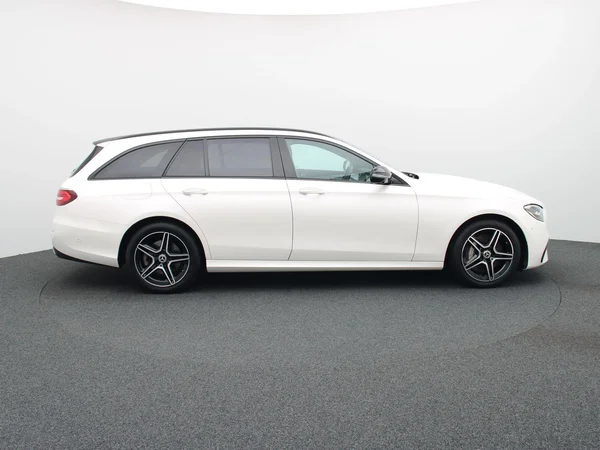 Mercedes-Benz E-Klasse (2022) — foto 26 van 29