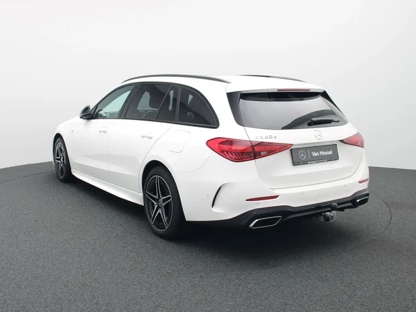 Mercedes-Benz C-Klasse (2025) — foto 12 van 36