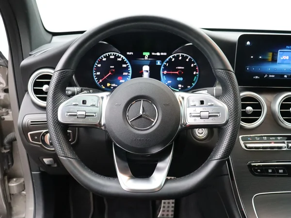 Mercedes-Benz GLC (2021) — foto 3 van 26