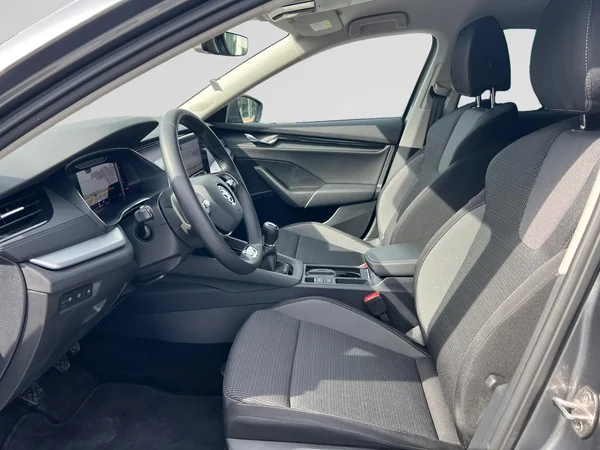 SKODA Octavia (2023) — foto 14 van 18