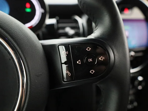 MINI One (2022) — foto 10 van 32