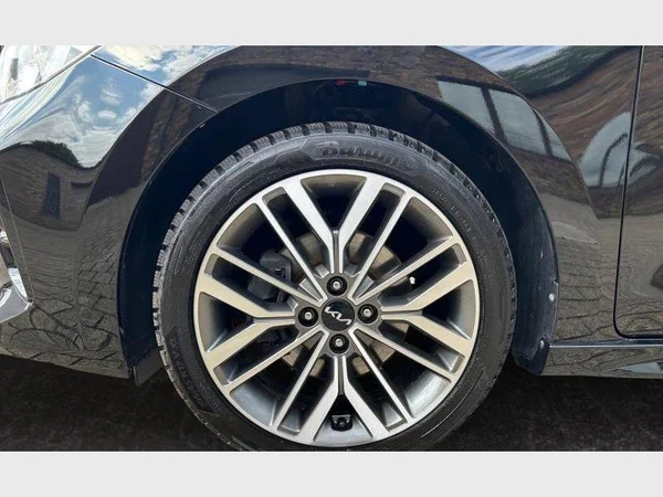 Kia RIO (2022) — foto 2 van 25