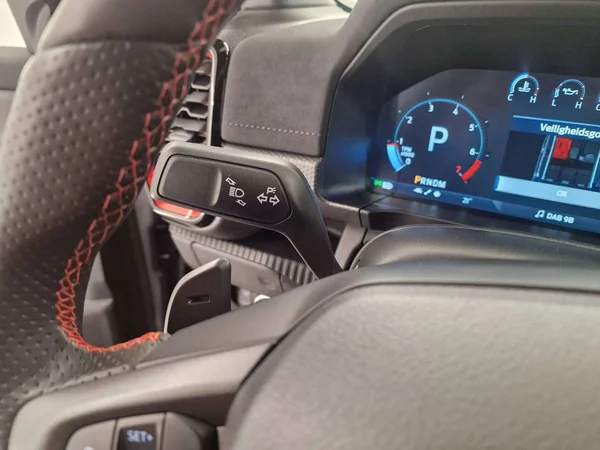 Ford Ranger — foto 6 van 17