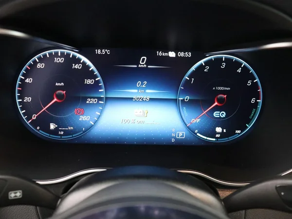 Mercedes-Benz GLC (2021) — foto 2 van 26