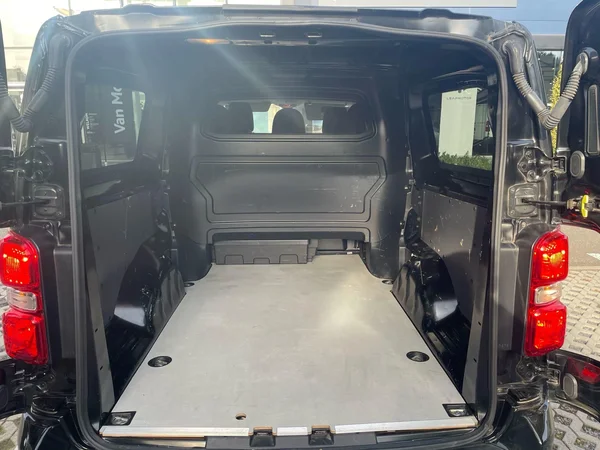 Peugeot Expert (2022) — foto 11 van 13