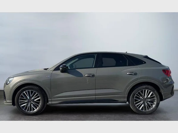 Audi Q3 Sportback (2022) — foto 27 van 29