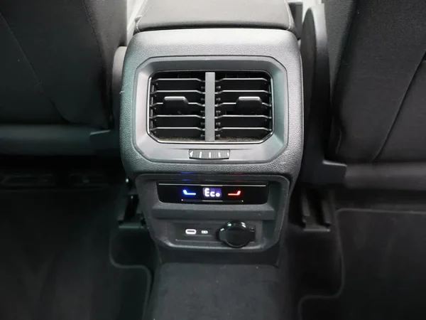 Volkswagen Tiguan (2023) — foto 14 van 33