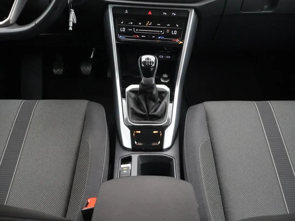 VOLKSWAGEN T-Roc (2023) — foto 8 van 25