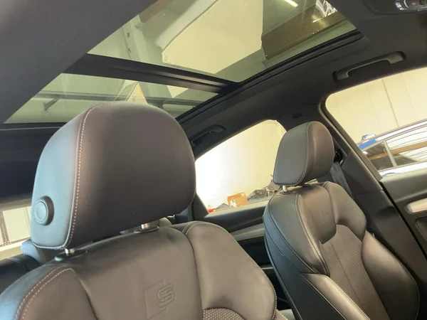 AUDI Q5 Sportback PHEV (2024) — foto 13 van 23
