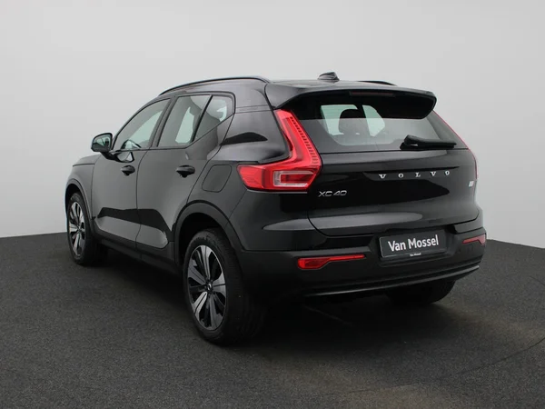 Volvo XC40 (2023) — foto 12 van 41