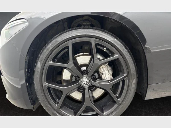 Alfa Romeo Giulia (2020) — foto 25 van 26