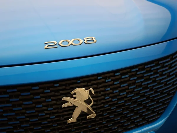 Peugeot e-2008 (2022) — foto 27 van 42