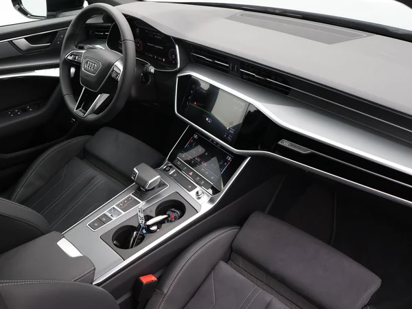 AUDI A6 Avant (2025) — foto 18 van 24