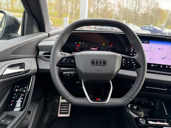 AUDI Q6 e-tron (2026) — foto 6 van 23
