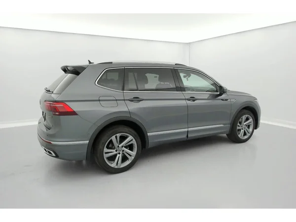 VOLKSWAGEN Tiguan Allspace (2022) — foto 25 van 34