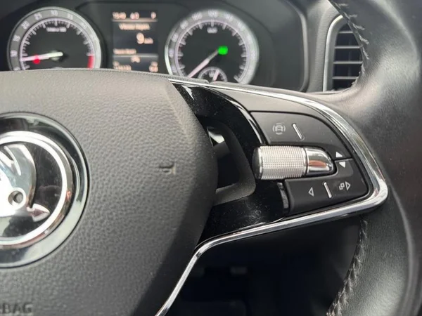 SKODA Karoq Dsl (2021) — foto 10 van 31
