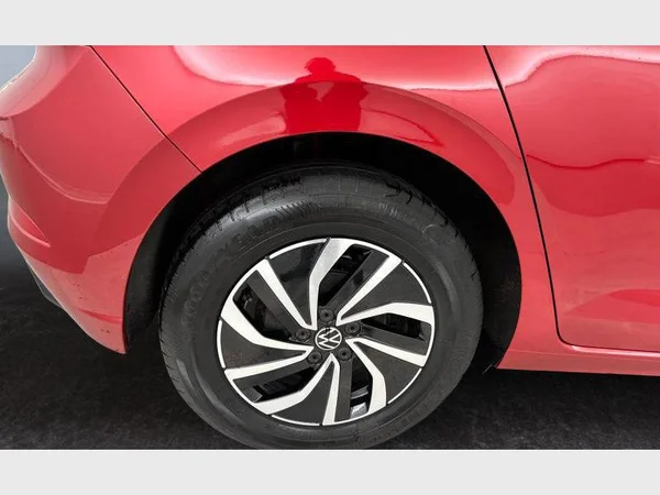 Volkswagen Polo (2022) — foto 14 van 15