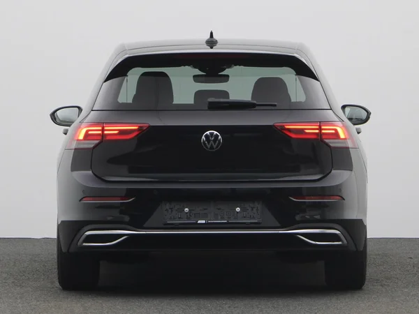 VOLKSWAGEN Golf VIII (2023) — foto 16 van 19
