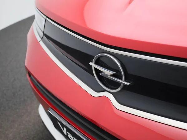 Opel Mokka-e (2022) — foto 28 van 36