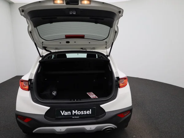 Kia Stonic (2021) — foto 3 van 39