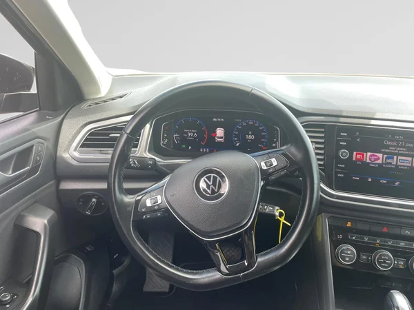 VOLKSWAGEN T-Roc (2021) — foto 11 van 21