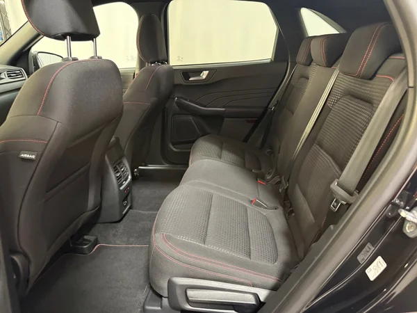 Ford Kuga (2022) — foto 19 van 29