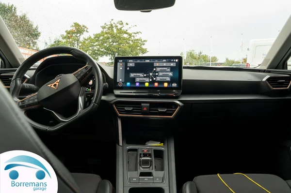 Cupra Leon (2023) — foto 12 van 47