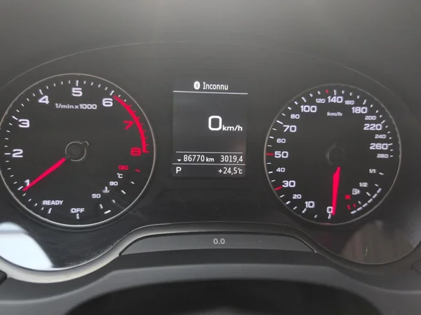 AUDI A3 Sedan (2018) — foto 6 van 24