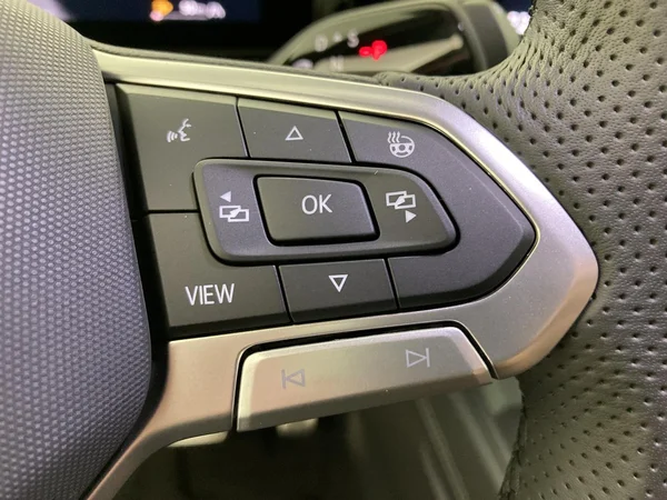 VOLKSWAGEN T-Roc (2026) — foto 3 van 36