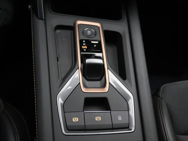 CUPRA Leon (2025) — foto 16 van 19