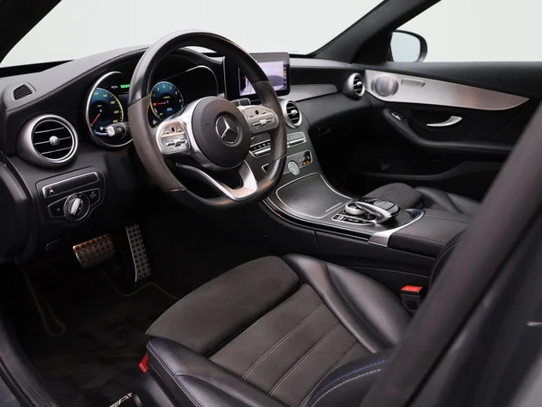 Mercedes-Benz C-Klasse (2021) — foto 9 van 41