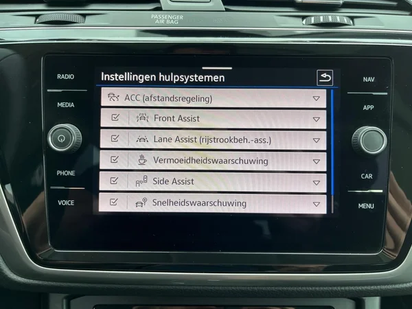 VOLKSWAGEN Touran (2025) — foto 6 van 22