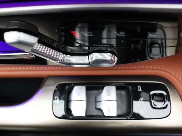 Mercedes-Benz SL (2025) — foto 4 van 34