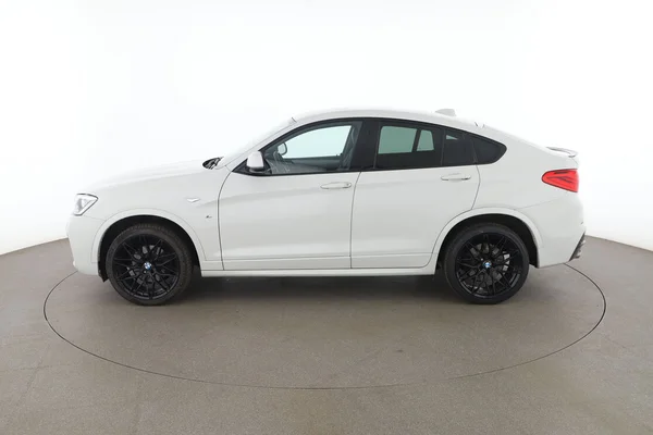 BMW X4 (2016) — foto 9 van 16