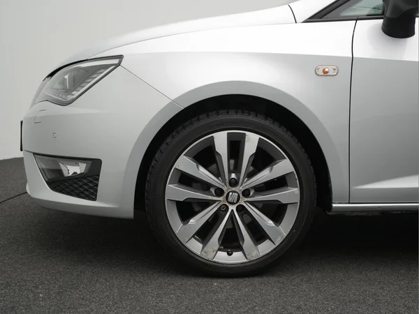 SEAT Ibiza SC (2015) — foto 25 van 28