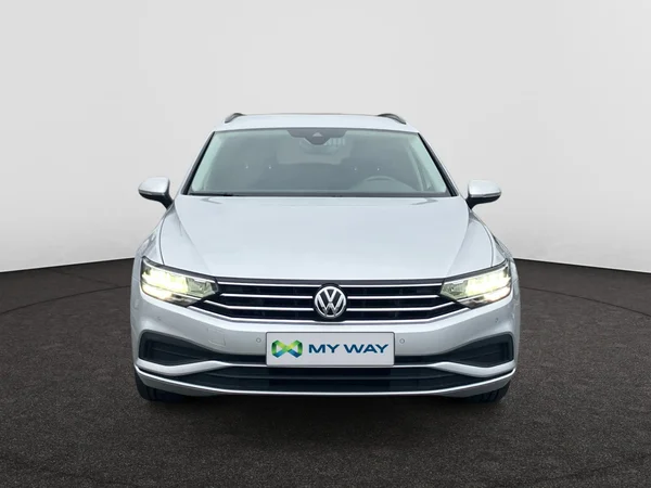 VOLKSWAGEN Passat SW (2020) — foto 21 van 25
