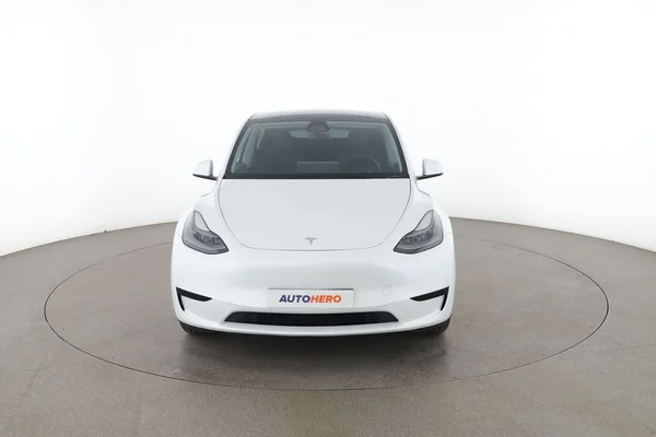 Tesla Model Y (2024) — foto 15 van 16